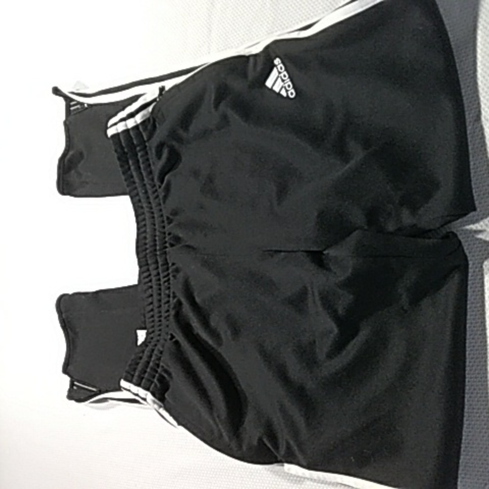 Adidis  Size Medium - Picture 2 of 7